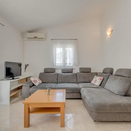 Sans Souci Apartment *
